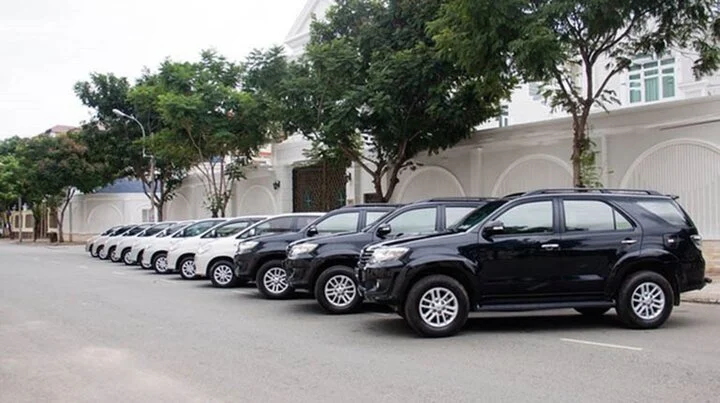 Thuê xe tự lái tết 2025