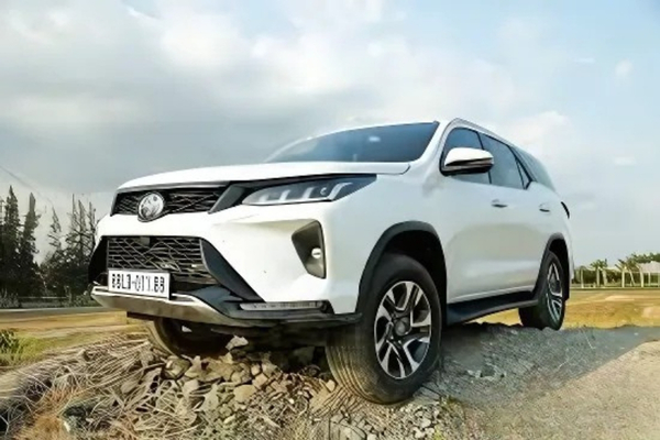 Giá Thuê Xe 7 Chỗ 1 Ngày